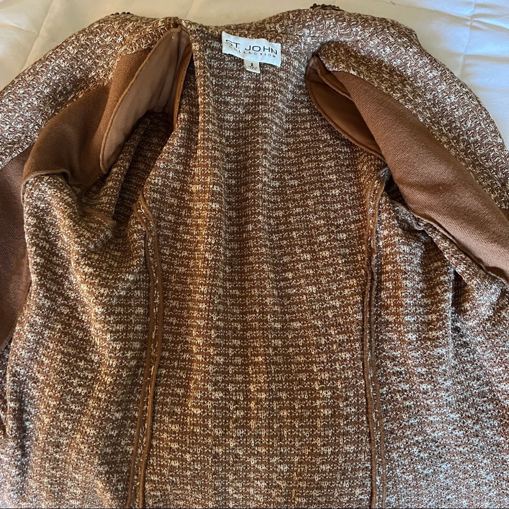 125 St. John Boucle Buttoned Down Brown White Tweed Knit Blazer Jacket Sz 2 - Picture 9 of 14